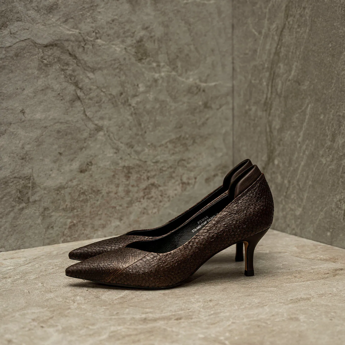 Amia pump fishleather - DARK BROWN