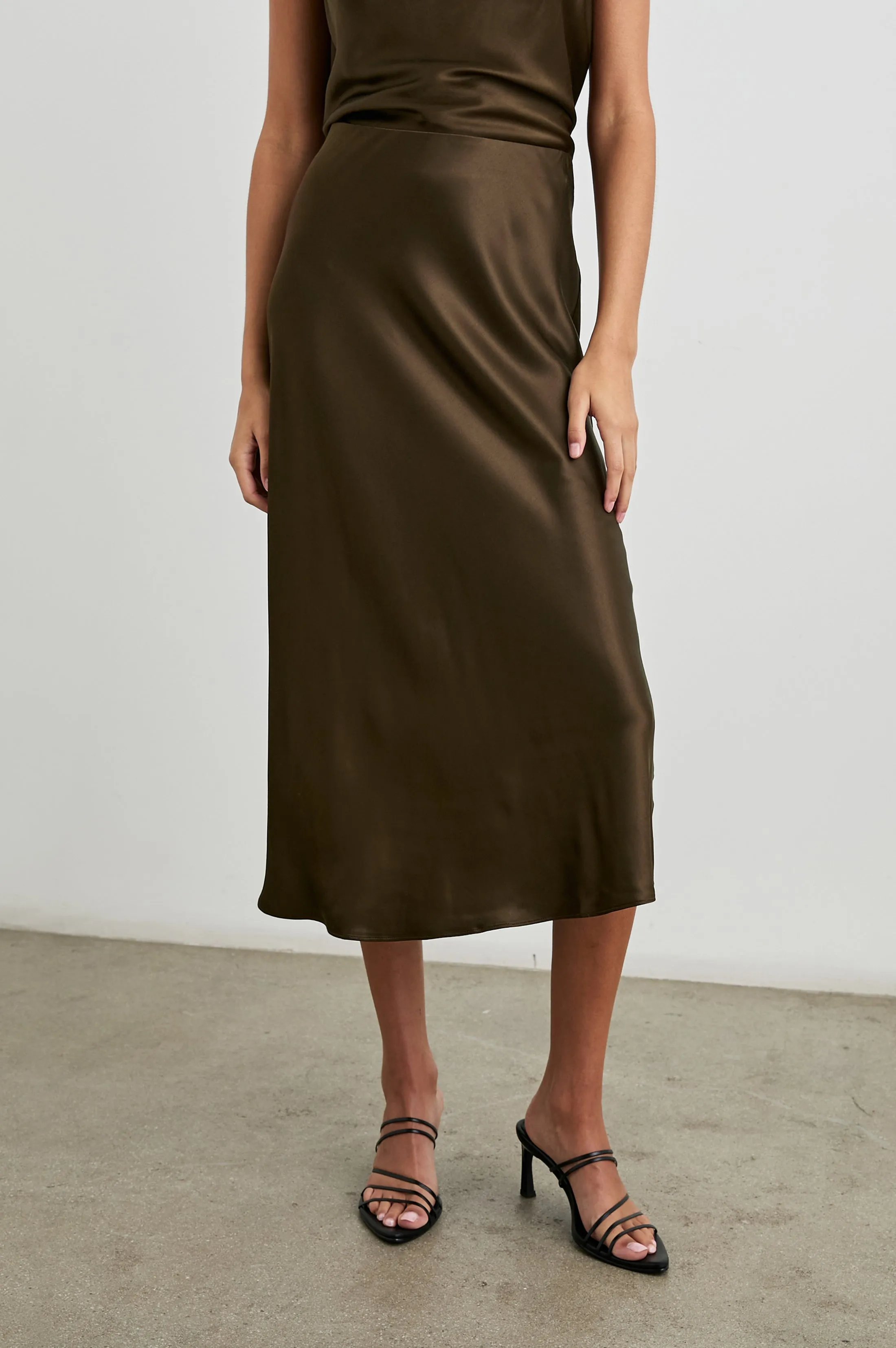 ANYA SKIRT - DARK MOSS