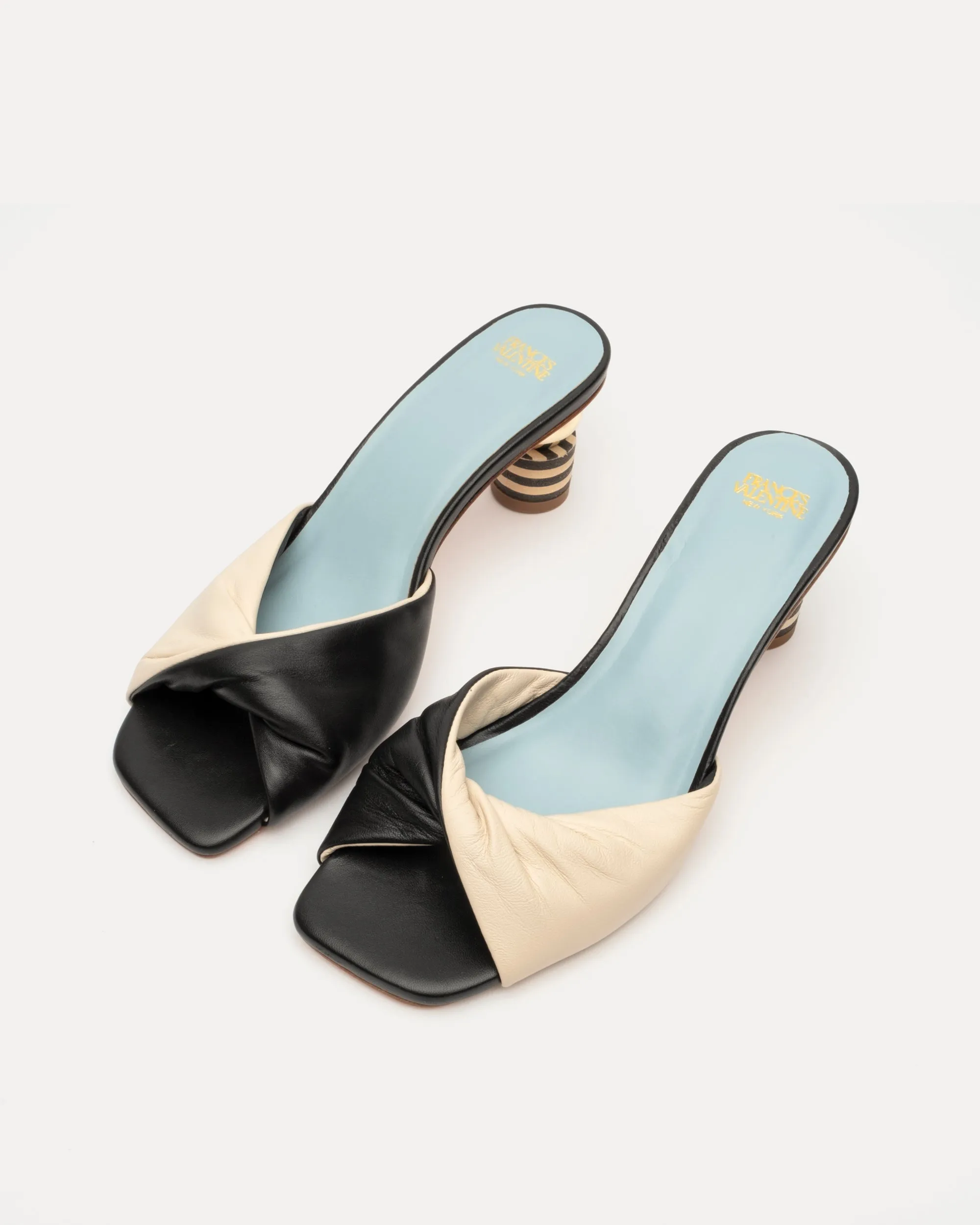 Farah Twist Kickball Heel Nappa Black Oyster